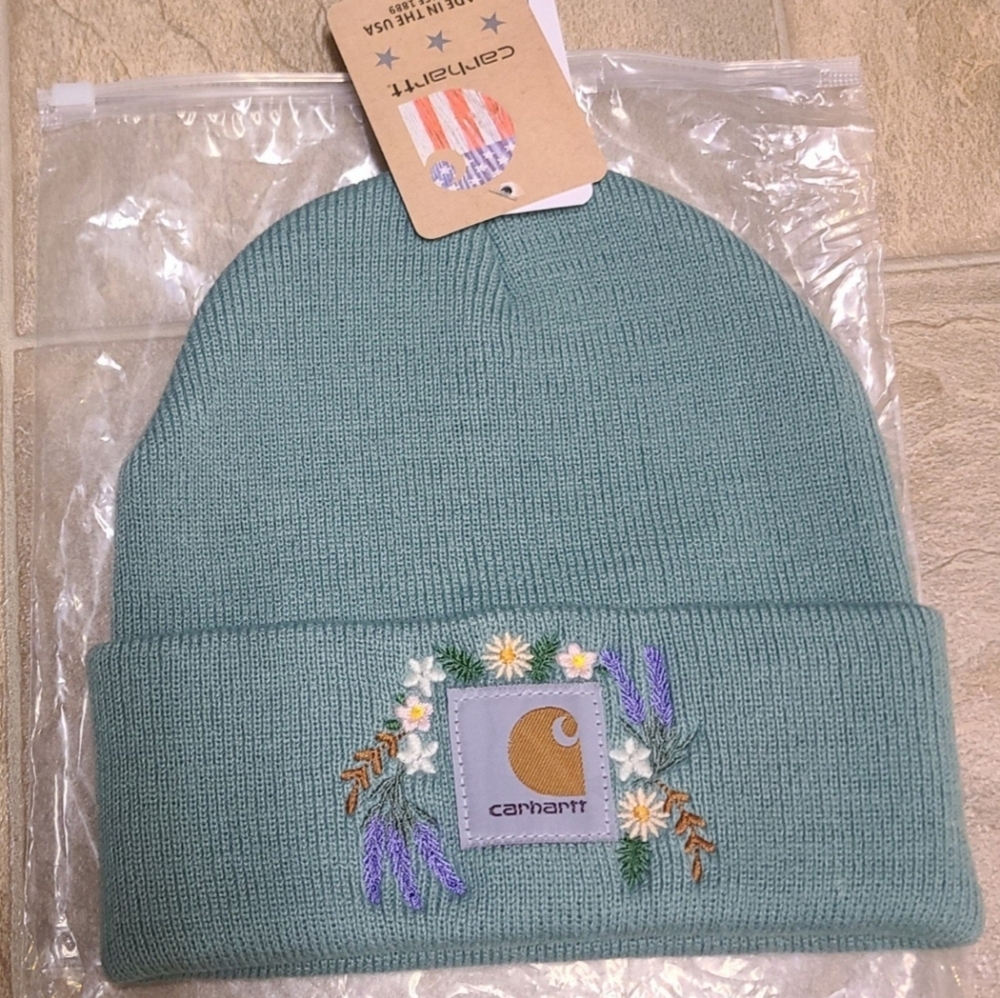 Embroidered carhartt beanie